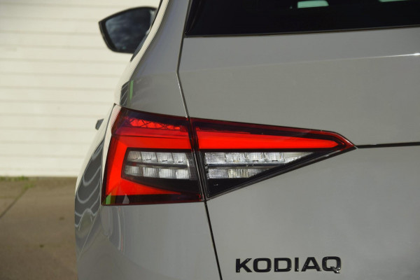 Škoda Kodiaq 1.5 TSI Sportline Business + TREKHAAK/PREMIUM AUDIO/KEYLESS/VERWARME VOORSTOELEN