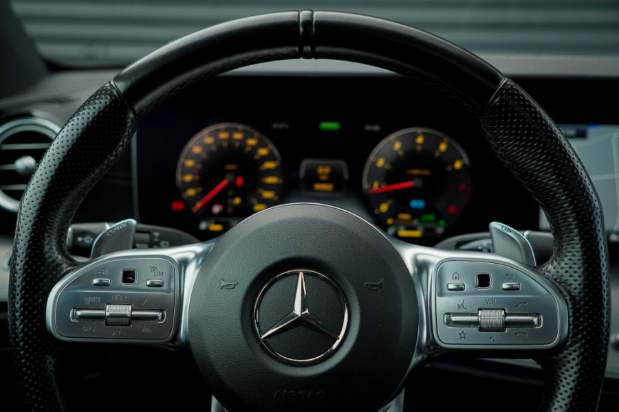 Mercedes-Benz E-Klasse Estate AMG 53 4MATIC / Magno / Schuifdak / Burmester / Trekhaak / Stoelverwarming&ventilatie Mercedes-Benz E-Klasse Estate AMG 53 4MATIC / Magno / Schuifdak / Burmester / Trekhaak / Stoelverwarming&ventilatie