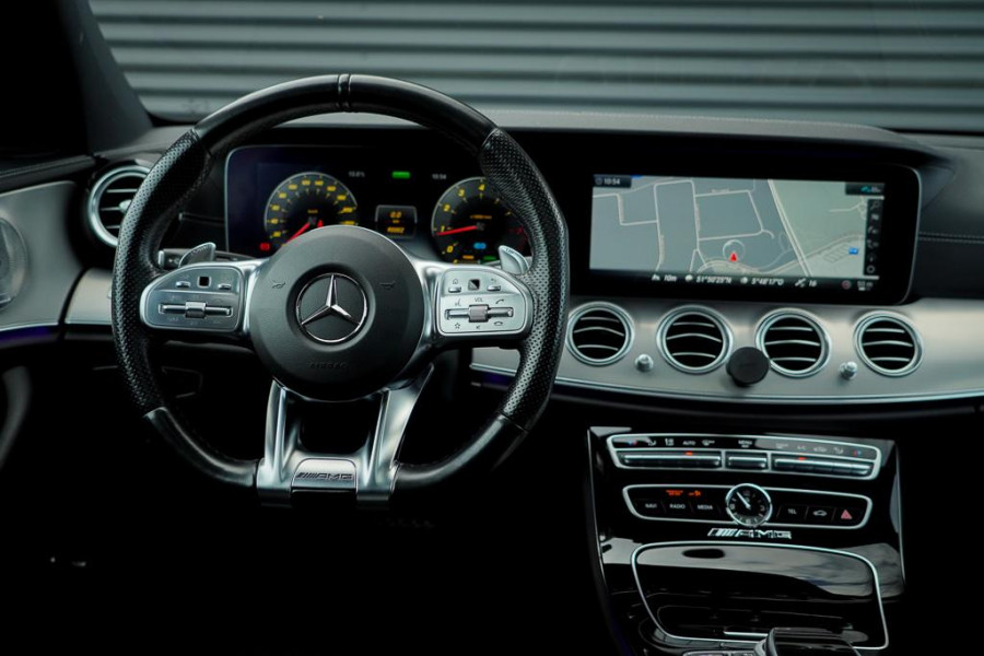 Mercedes-Benz E-Klasse Estate AMG 53 4MATIC / Magno / Schuifdak / Burmester / Trekhaak / Stoelverwarming&ventilatie Mercedes-Benz E-Klasse Estate AMG 53 4MATIC / Magno / Schuifdak / Burmester / Trekhaak / Stoelverwarming&ventilatie