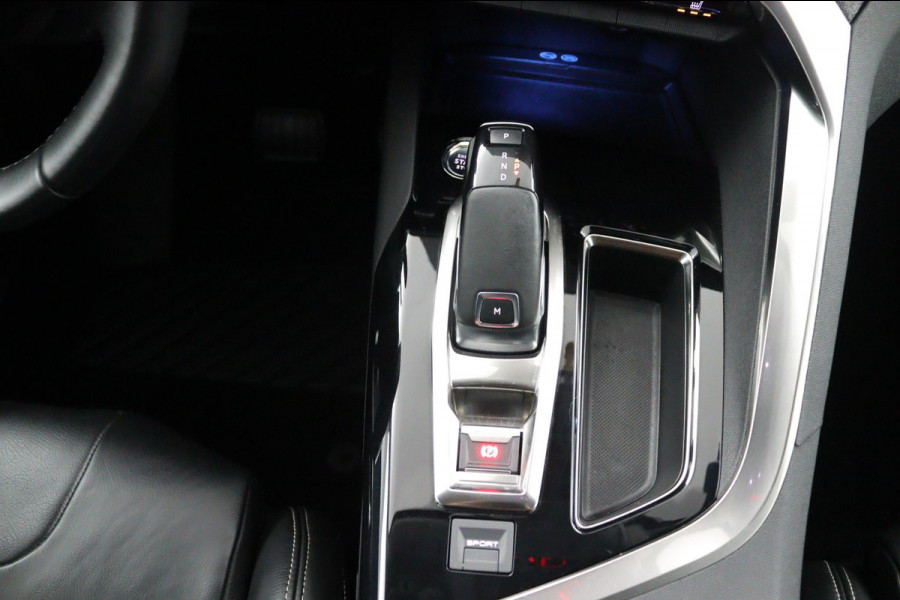 Peugeot 5008 1.2 PureTech*NAVI*CAM*HAAK*CRUISE*ECC*CARPLAY*7PER Peugeot 5008 1.2 PureTech*NAVI*CAM*HAAK*CRUISE*ECC*CARPLAY*7PER
