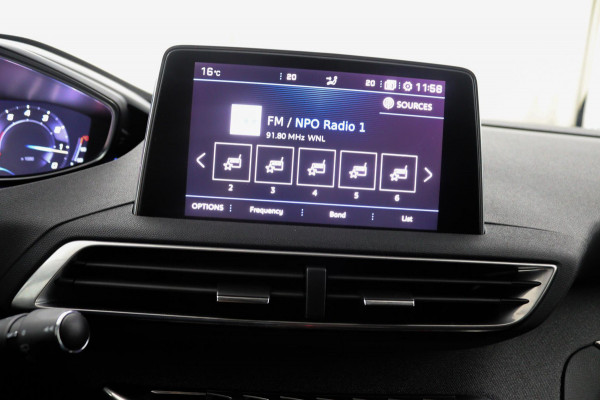 Peugeot 5008 1.2 PureTech*NAVI*CAM*HAAK*CRUISE*ECC*CARPLAY*7PER Peugeot 5008 1.2 PureTech*NAVI*CAM*HAAK*CRUISE*ECC*CARPLAY*7PER
