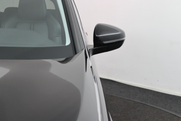 Peugeot 5008 1.2 PureTech*NAVI*CAM*HAAK*CRUISE*ECC*CARPLAY*7PER Peugeot 5008 1.2 PureTech*NAVI*CAM*HAAK*CRUISE*ECC*CARPLAY*7PER