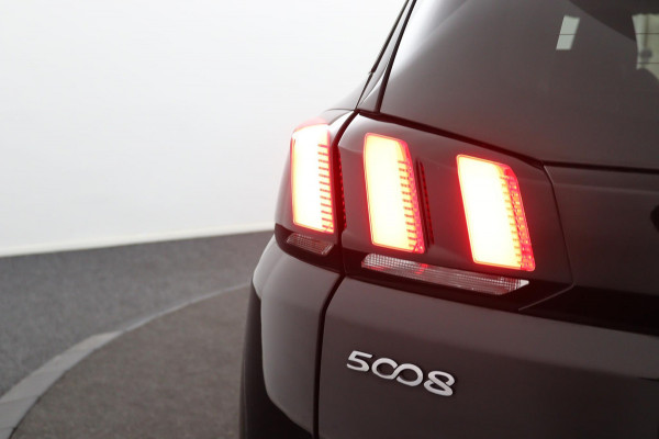 Peugeot 5008 1.2 PureTech*NAVI*CAM*HAAK*CRUISE*ECC*CARPLAY*7PER Peugeot 5008 1.2 PureTech*NAVI*CAM*HAAK*CRUISE*ECC*CARPLAY*7PER