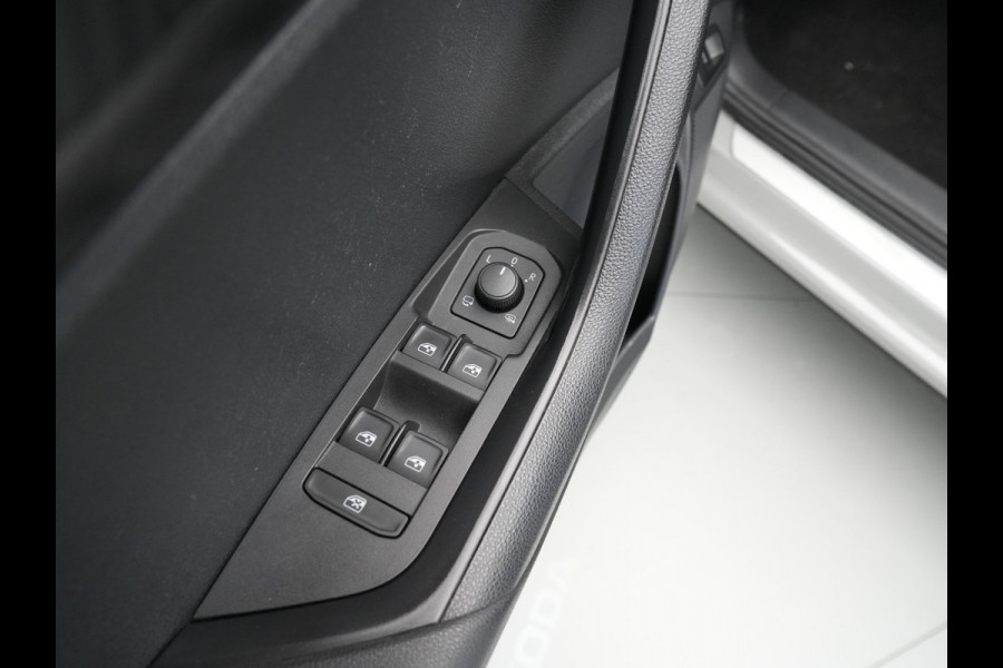 Škoda Karoq 1.5 TSI ACT 150pk DSG Sportline Business Navigatie Camera Acc Stoelverwarming 17 Škoda Karoq 1.5 TSI ACT 150pk DSG Sportline Business Navigatie Camera Acc Stoelverwarming 17