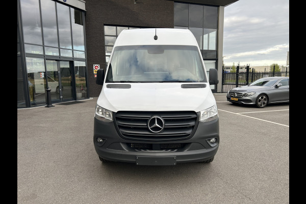 Mercedes-Benz Sprinter 317 CDI L2 H2 2800KG Trekhaak / MBUX / Camera / Navigatie / Stand kachel / Airco / 270 Graden achterdeuren