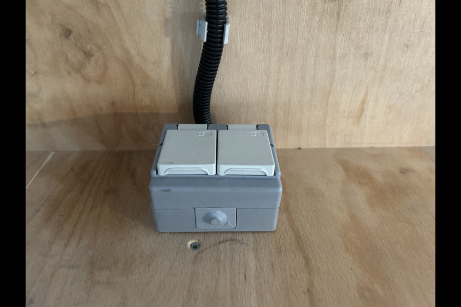 Mercedes-Benz Sprinter 317 CDI L2 H2 2800KG Trekhaak / MBUX / Camera / Navigatie / Stand kachel / Airco / 270 Graden achterdeuren