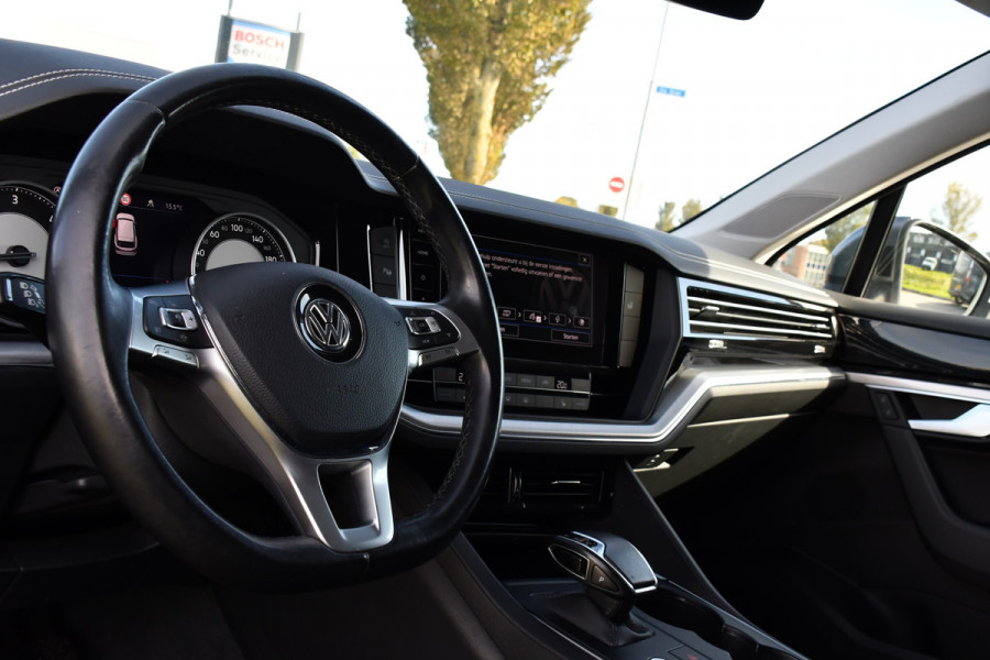 Volkswagen Touareg 3.0 TDI V6 Grijs Kenteken Bpm Vrij Adaptieve Cruise, Camera, Carplay, LED, 3500kg Trekhaak, Stoelverwarming, Automaat, Multimedia, 232pk, BOM VOL Volkswagen Touareg 3.0 TDI V6 Grijs Kenteken Bpm Vrij Adaptieve Cruise, Camera, Carplay, LED, 3500kg Trekhaak, Stoelverwarming, Automaat, Multimedia, 232pk, BOM VOL