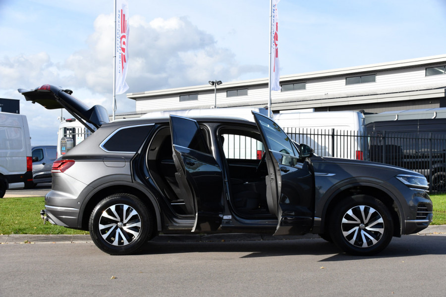 Volkswagen Touareg 3.0 TDI V6 Grijs Kenteken Bpm Vrij Adaptieve Cruise, Camera, Carplay, LED, 3500kg Trekhaak, Stoelverwarming, Automaat, Multimedia, 232pk, BOM VOL Volkswagen Touareg 3.0 TDI V6 Grijs Kenteken Bpm Vrij Adaptieve Cruise, Camera, Carplay, LED, 3500kg Trekhaak, Stoelverwarming, Automaat, Multimedia, 232pk, BOM VOL