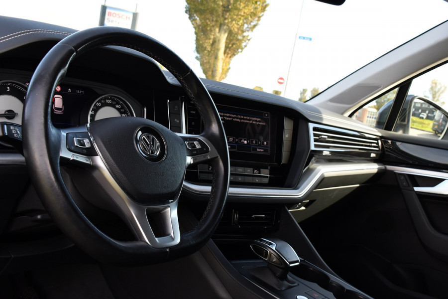 Volkswagen Touareg 3.0 TDI V6 Grijs Kenteken Bpm Vrij Adaptieve Cruise, Camera, Carplay, LED, 3500kg Trekhaak, Stoelverwarming, Automaat, Multimedia, 232pk, BOM VOL Volkswagen Touareg 3.0 TDI V6 Grijs Kenteken Bpm Vrij Adaptieve Cruise, Camera, Carplay, LED, 3500kg Trekhaak, Stoelverwarming, Automaat, Multimedia, 232pk, BOM VOL