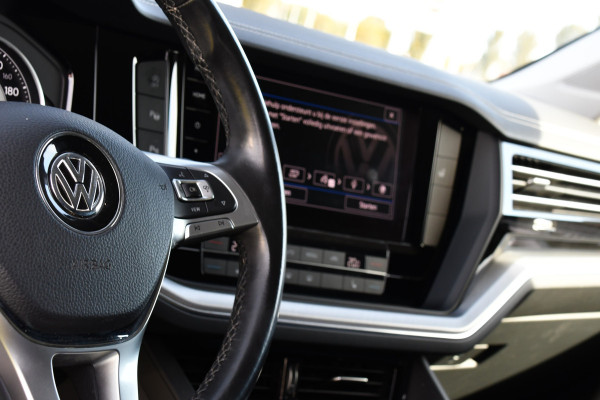 Volkswagen Touareg 3.0 TDI V6 Grijs Kenteken Bpm Vrij Adaptieve Cruise, Camera, Carplay, LED, 3500kg Trekhaak, Stoelverwarming, Automaat, Multimedia, 232pk, BOM VOL Volkswagen Touareg 3.0 TDI V6 Grijs Kenteken Bpm Vrij Adaptieve Cruise, Camera, Carplay, LED, 3500kg Trekhaak, Stoelverwarming, Automaat, Multimedia, 232pk, BOM VOL