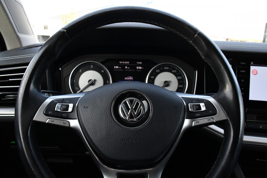 Volkswagen Touareg 3.0 TDI V6 Grijs Kenteken Bpm Vrij Adaptieve Cruise, Camera, Carplay, LED, 3500kg Trekhaak, Stoelverwarming, Automaat, Multimedia, 232pk, BOM VOL Volkswagen Touareg 3.0 TDI V6 Grijs Kenteken Bpm Vrij Adaptieve Cruise, Camera, Carplay, LED, 3500kg Trekhaak, Stoelverwarming, Automaat, Multimedia, 232pk, BOM VOL
