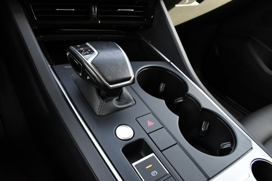 Volkswagen Touareg 3.0 TDI V6 Grijs Kenteken Bpm Vrij Adaptieve Cruise, Camera, Carplay, LED, 3500kg Trekhaak, Stoelverwarming, Automaat, Multimedia, 232pk, BOM VOL Volkswagen Touareg 3.0 TDI V6 Grijs Kenteken Bpm Vrij Adaptieve Cruise, Camera, Carplay, LED, 3500kg Trekhaak, Stoelverwarming, Automaat, Multimedia, 232pk, BOM VOL