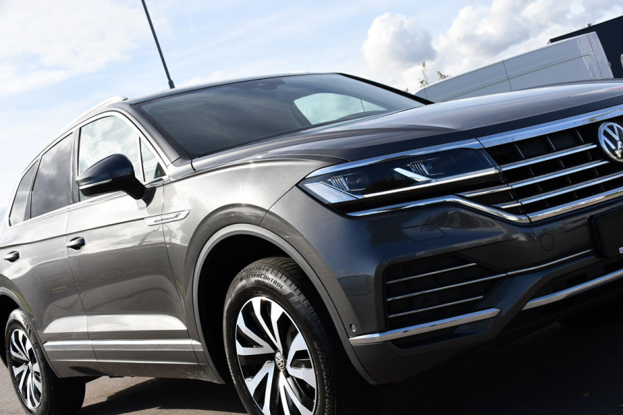 Volkswagen Touareg 3.0 TDI V6 Grijs Kenteken Bpm Vrij Adaptieve Cruise, Camera, Carplay, LED, 3500kg Trekhaak, Stoelverwarming, Automaat, Multimedia, 232pk, BOM VOL Volkswagen Touareg 3.0 TDI V6 Grijs Kenteken Bpm Vrij Adaptieve Cruise, Camera, Carplay, LED, 3500kg Trekhaak, Stoelverwarming, Automaat, Multimedia, 232pk, BOM VOL