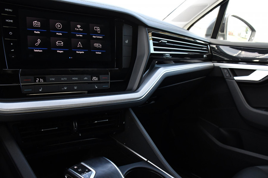 Volkswagen Touareg 3.0 TDI V6 Grijs Kenteken Bpm Vrij Adaptieve Cruise, Camera, Carplay, LED, 3500kg Trekhaak, Stoelverwarming, Automaat, Multimedia, 232pk, BOM VOL Volkswagen Touareg 3.0 TDI V6 Grijs Kenteken Bpm Vrij Adaptieve Cruise, Camera, Carplay, LED, 3500kg Trekhaak, Stoelverwarming, Automaat, Multimedia, 232pk, BOM VOL