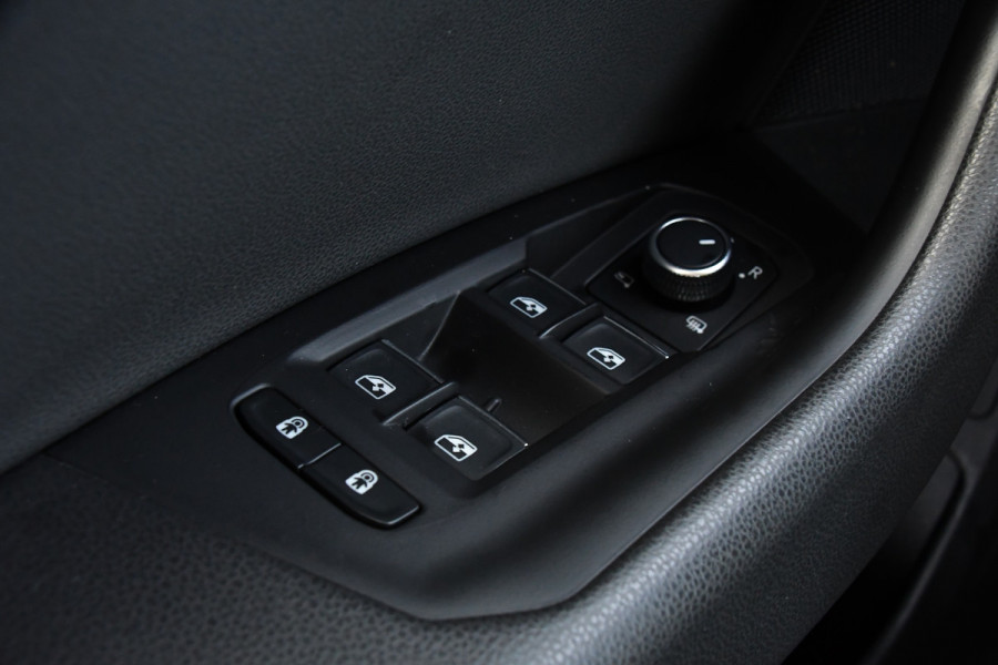 Volkswagen Touareg 3.0 TDI V6 Grijs Kenteken Bpm Vrij Adaptieve Cruise, Camera, Carplay, LED, 3500kg Trekhaak, Stoelverwarming, Automaat, Multimedia, 232pk, BOM VOL Volkswagen Touareg 3.0 TDI V6 Grijs Kenteken Bpm Vrij Adaptieve Cruise, Camera, Carplay, LED, 3500kg Trekhaak, Stoelverwarming, Automaat, Multimedia, 232pk, BOM VOL