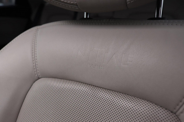 Renault Talisman Estate 1.6 TCe Initiale Paris Aut.|Navi Trekhaak Bose Camera Clima Stoelventilatie/verw. Massage Renault Talisman Estate 1.6 TCe Initiale Paris Aut.|Navi Trekhaak Bose Camera Clima Stoelventilatie/verw. Massage