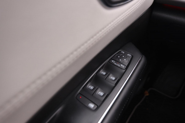 Renault Talisman Estate 1.6 TCe Initiale Paris Aut.|Navi Trekhaak Bose Camera Clima Stoelventilatie/verw. Massage Renault Talisman Estate 1.6 TCe Initiale Paris Aut.|Navi Trekhaak Bose Camera Clima Stoelventilatie/verw. Massage