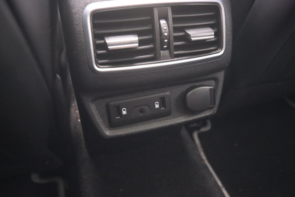 Renault Talisman Estate 1.6 TCe Initiale Paris Aut.|Navi Trekhaak Bose Camera Clima Stoelventilatie/verw. Massage Renault Talisman Estate 1.6 TCe Initiale Paris Aut.|Navi Trekhaak Bose Camera Clima Stoelventilatie/verw. Massage