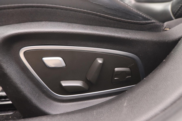 Renault Talisman Estate 1.6 TCe Initiale Paris Aut.|Navi Trekhaak Bose Camera Clima Stoelventilatie/verw. Massage Renault Talisman Estate 1.6 TCe Initiale Paris Aut.|Navi Trekhaak Bose Camera Clima Stoelventilatie/verw. Massage