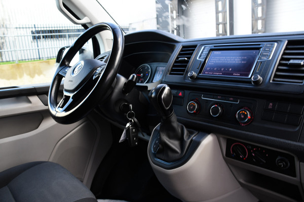 Volkswagen Transporter 2.0 TDI L2H1 DC 4Motion Highline Black Edition Camera, Cruise, Automaat, Multimedia, 204Pk, 2 x schuifdeur, LED, Uniek! Volkswagen Transporter 2.0 TDI L2H1 DC 4Motion Highline Black Edition Camera, Cruise, Automaat, Multimedia, 204Pk, 2 x schuifdeur, LED, Uniek!