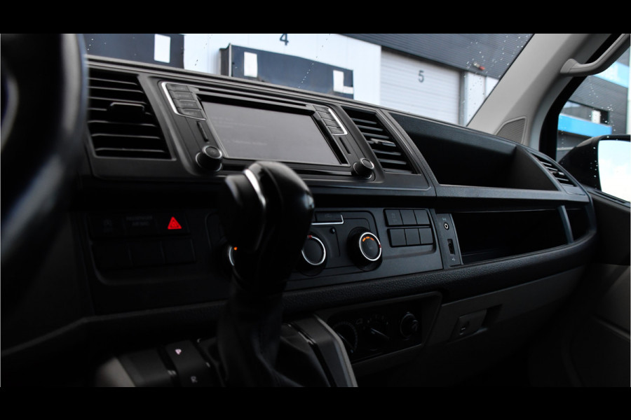 Volkswagen Transporter 2.0 TDI L2H1 DC 4Motion Highline Black Edition Camera, Cruise, Automaat, Multimedia, 204Pk, 2 x schuifdeur, LED, Uniek! Volkswagen Transporter 2.0 TDI L2H1 DC 4Motion Highline Black Edition Camera, Cruise, Automaat, Multimedia, 204Pk, 2 x schuifdeur, LED, Uniek!