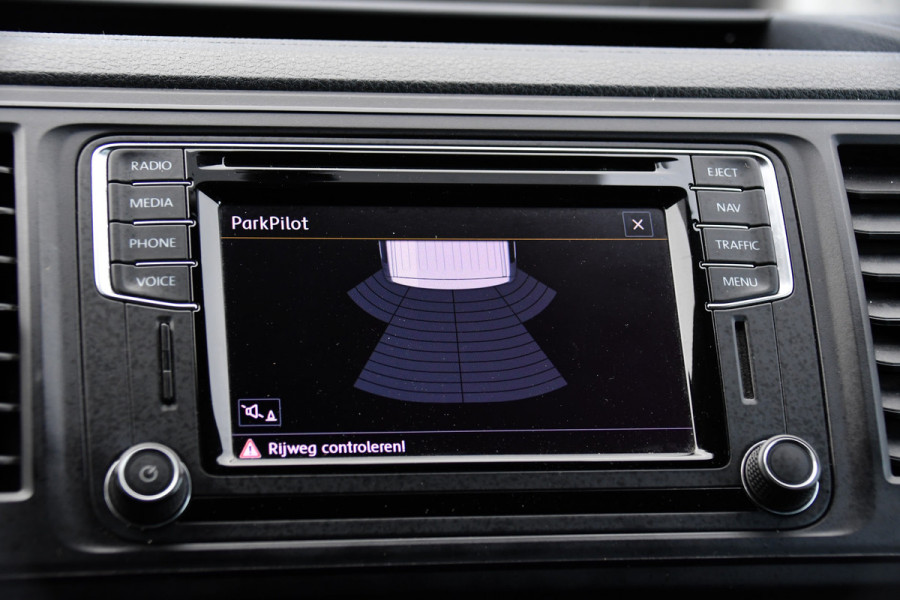 Volkswagen Transporter 2.0 TDI L2H1 DC 4Motion Highline Black Edition Camera, Cruise, Automaat, Multimedia, 204Pk, 2 x schuifdeur, LED, Uniek! Volkswagen Transporter 2.0 TDI L2H1 DC 4Motion Highline Black Edition Camera, Cruise, Automaat, Multimedia, 204Pk, 2 x schuifdeur, LED, Uniek!
