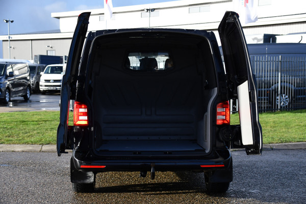 Volkswagen Transporter 2.0 TDI L2H1 DC 4Motion Highline Black Edition Camera, Cruise, Automaat, Multimedia, 204Pk, 2 x schuifdeur, LED, Uniek! Volkswagen Transporter 2.0 TDI L2H1 DC 4Motion Highline Black Edition Camera, Cruise, Automaat, Multimedia, 204Pk, 2 x schuifdeur, LED, Uniek!