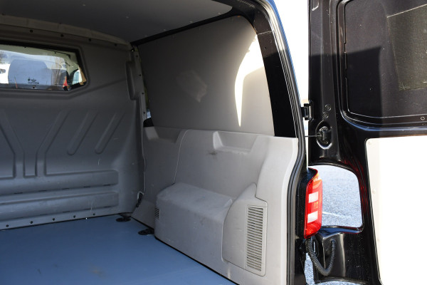 Volkswagen Transporter 2.0 TDI L2H1 DC 4Motion Highline Black Edition Camera, Cruise, Automaat, Multimedia, 204Pk, 2 x schuifdeur, LED, Uniek! Volkswagen Transporter 2.0 TDI L2H1 DC 4Motion Highline Black Edition Camera, Cruise, Automaat, Multimedia, 204Pk, 2 x schuifdeur, LED, Uniek!