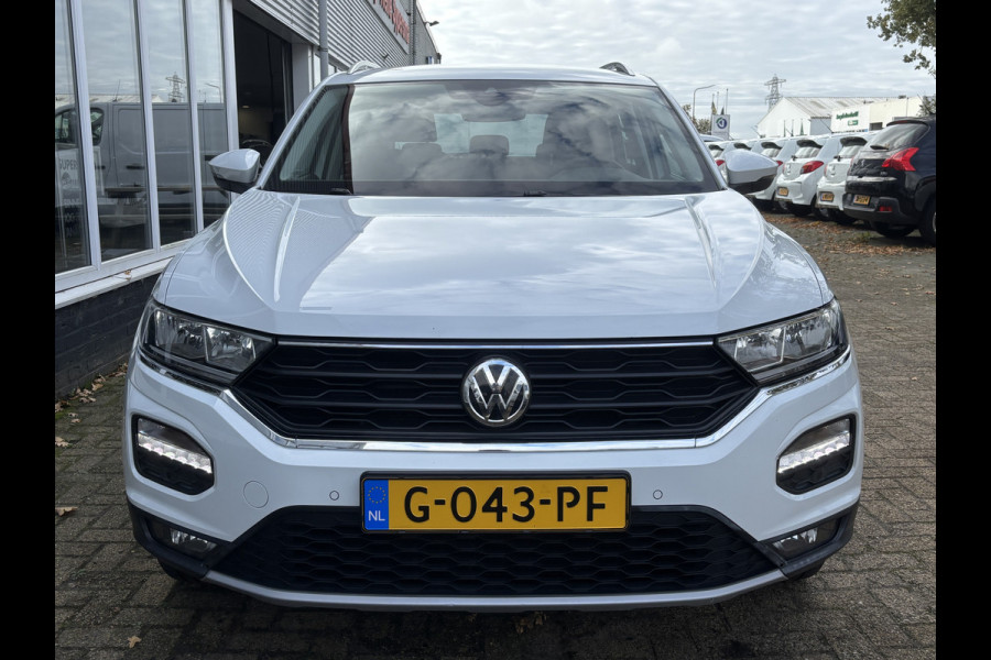 Volkswagen T-Roc 1.5 TSI Style Business | Automaat | Trekhaak | Virtual Cockpit | Topstaat!