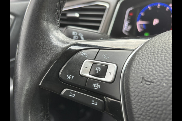 Volkswagen T-Roc 1.5 TSI Style Business | Automaat | Trekhaak | Virtual Cockpit | Topstaat!
