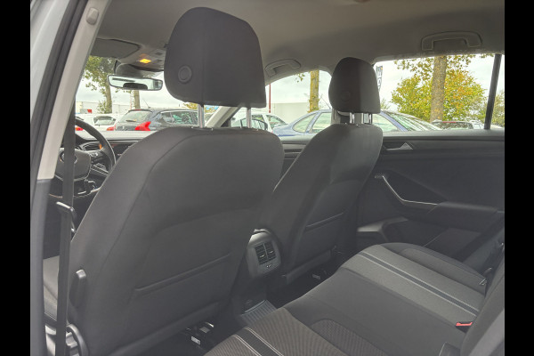 Volkswagen T-Roc 1.5 TSI Style Business | Automaat | Trekhaak | Virtual Cockpit | Topstaat!