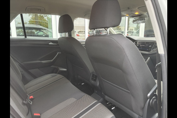 Volkswagen T-Roc 1.5 TSI Style Business | Automaat | Trekhaak | Virtual Cockpit | Topstaat!