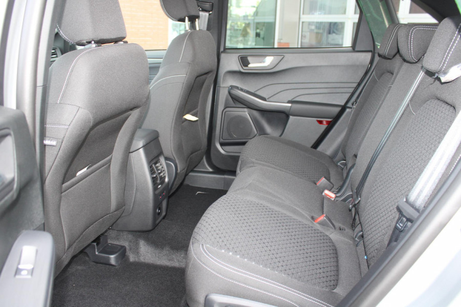 Ford Kuga 2.5 PHEV Titanium 243pk |  Driver Assistance Pack | Winterpack | Wegklapbare Trekhaak | All Weatherbanden | Reserveband Ford Kuga 2.5 PHEV Titanium 243pk |  Driver Assistance Pack | Winterpack | Wegklapbare Trekhaak | All Weatherbanden | Reserveband