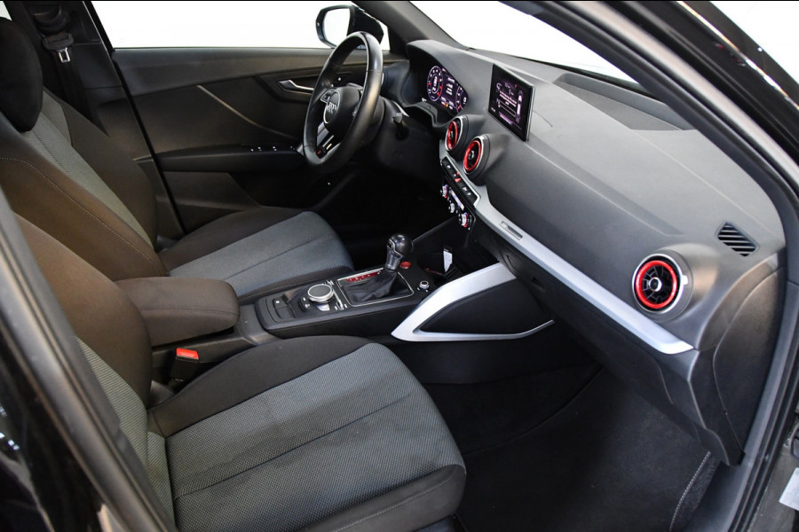 Audi Q2 35 TFSI S Edition, Blackline, Panoramadak Audi Q2 35 TFSI S Edition, Blackline, Panoramadak