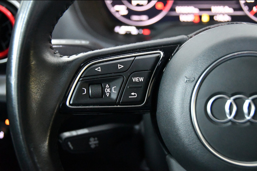 Audi Q2 35 TFSI S Edition, Blackline, Panoramadak Audi Q2 35 TFSI S Edition, Blackline, Panoramadak
