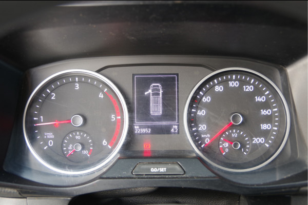 Volkswagen Crafter 35 2.0 TDI L3H3 Highline LED, 140PK, TREKHAAK, E6, APPLE CARPLAY, CRUISE, AIRCO Volkswagen Crafter 35 2.0 TDI L3H3 Highline LED, 140PK, TREKHAAK, E6, APPLE CARPLAY, CRUISE, AIRCO