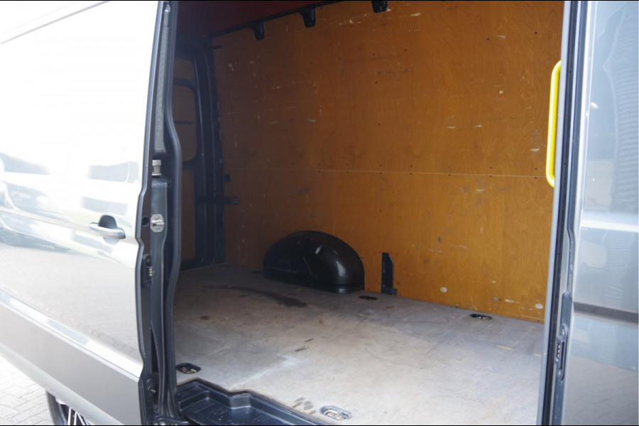 Volkswagen Crafter 35 2.0 TDI L3H3 Highline LED, 140PK, TREKHAAK, E6, APPLE CARPLAY, CRUISE, AIRCO Volkswagen Crafter 35 2.0 TDI L3H3 Highline LED, 140PK, TREKHAAK, E6, APPLE CARPLAY, CRUISE, AIRCO