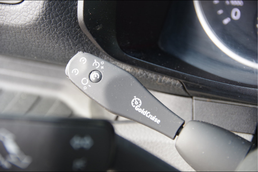 Volkswagen Crafter 35 2.0 TDI L3H3 Highline LED, 140PK, TREKHAAK, E6, APPLE CARPLAY, CRUISE, AIRCO Volkswagen Crafter 35 2.0 TDI L3H3 Highline LED, 140PK, TREKHAAK, E6, APPLE CARPLAY, CRUISE, AIRCO