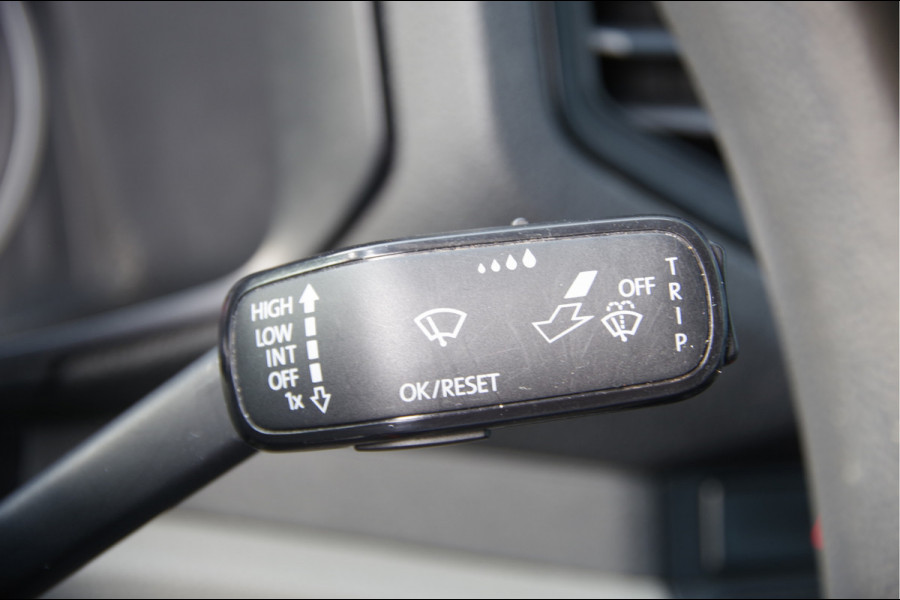 Volkswagen Crafter 35 2.0 TDI L3H3 Highline LED, 140PK, TREKHAAK, E6, APPLE CARPLAY, CRUISE, AIRCO Volkswagen Crafter 35 2.0 TDI L3H3 Highline LED, 140PK, TREKHAAK, E6, APPLE CARPLAY, CRUISE, AIRCO