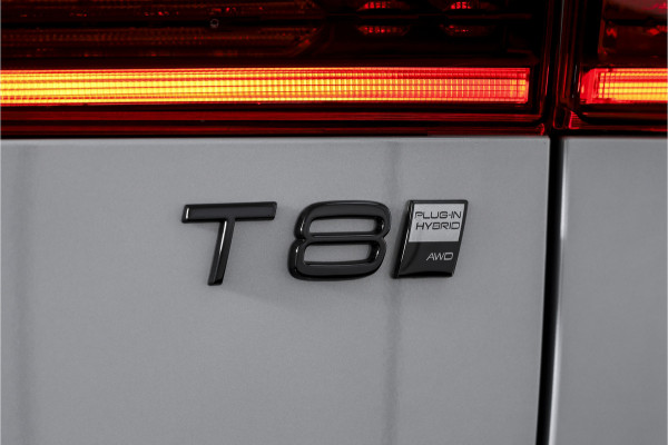 Volvo XC60 2.0 T8 Plug-in hybrid AWD Plus Black Edition - Automaat | S/K Panodak | Dig.Cockpit | Adapt.Cruise | Stoel-+Stuurverw. | 360 Camera | NAV+App.Connect | Auto.Airco | Harmon Kardon | LM 21" | 2481