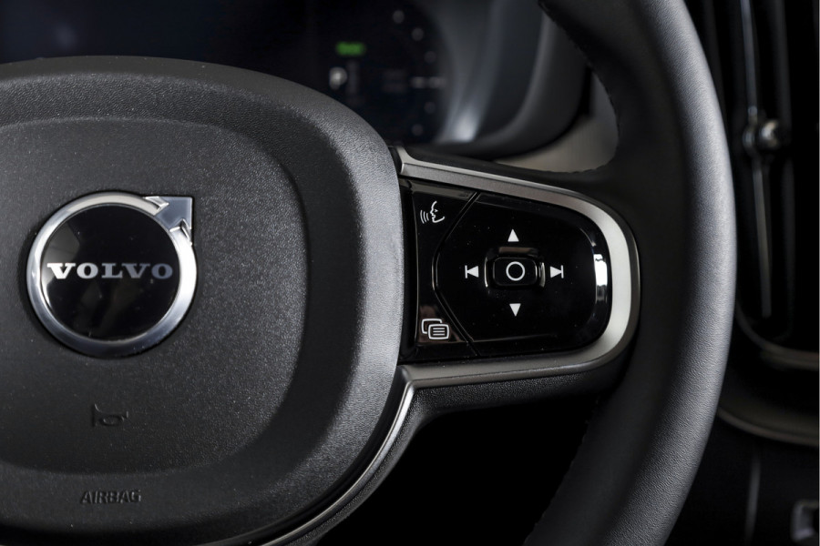 Volvo XC60 2.0 T8 Plug-in hybrid AWD Plus Black Edition - Automaat | S/K Panodak | Dig.Cockpit | Adapt.Cruise | Stoel-+Stuurverw. | 360 Camera | NAV+App.Connect | Auto.Airco | Harmon Kardon | LM 21" | 2481