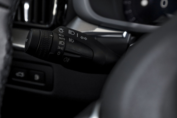 Volvo XC60 2.0 T8 Plug-in hybrid AWD Plus Black Edition - Automaat | S/K Panodak | Dig.Cockpit | Adapt.Cruise | Stoel-+Stuurverw. | 360 Camera | NAV+App.Connect | Auto.Airco | Harmon Kardon | LM 21" | 2481