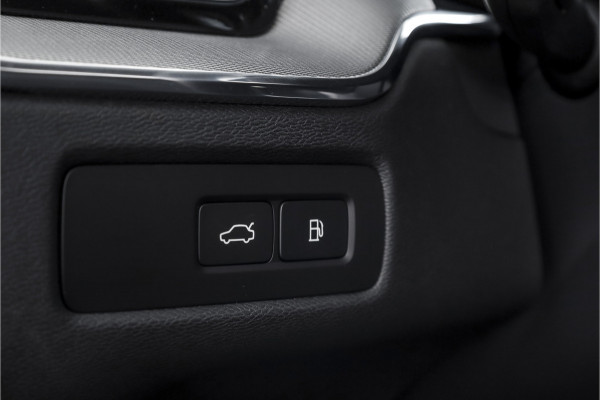 Volvo XC60 2.0 T8 Plug-in hybrid AWD Plus Black Edition - Automaat | S/K Panodak | Dig.Cockpit | Adapt.Cruise | Stoel-+Stuurverw. | 360 Camera | NAV+App.Connect | Auto.Airco | Harmon Kardon | LM 21" | 2481