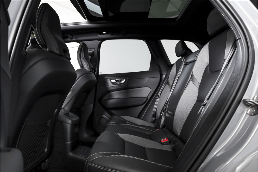 Volvo XC60 2.0 T8 Plug-in hybrid AWD Plus Black Edition - Automaat | S/K Panodak | Dig.Cockpit | Adapt.Cruise | Stoel-+Stuurverw. | 360 Camera | NAV+App.Connect | Auto.Airco | Harmon Kardon | LM 21" | 2481