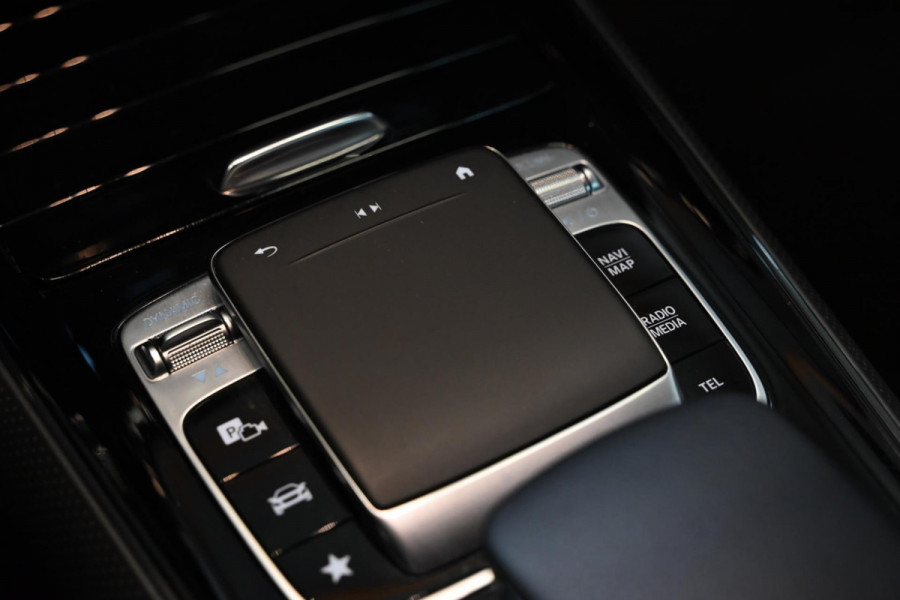 Mercedes-Benz B-Klasse 180 Business Solution Plus - Stoelverwarming - Achteruitrijcamera - LED Koplampen - El. Kofferklep -