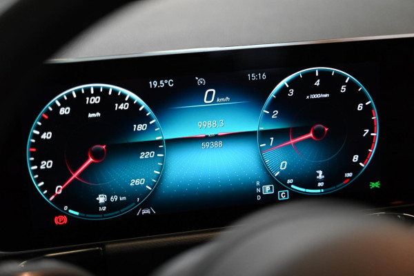 Mercedes-Benz B-Klasse 180 Business Solution Plus - Stoelverwarming - Achteruitrijcamera - LED Koplampen - El. Kofferklep -