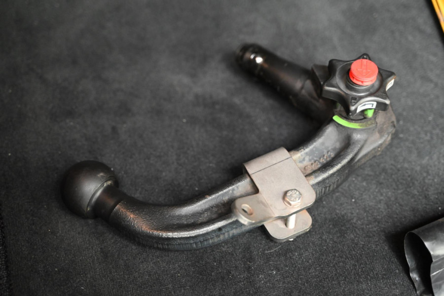 Mercedes-Benz B-Klasse 180 Business Solution Plus - Stoelverwarming - Achteruitrijcamera - LED Koplampen - El. Kofferklep -