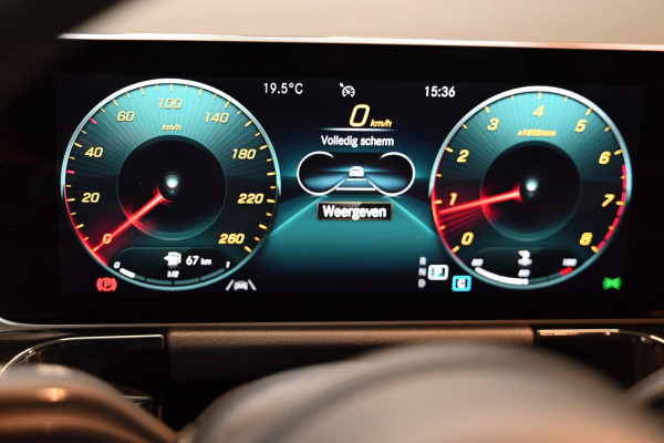 Mercedes-Benz B-Klasse 180 Business Solution Plus - Stoelverwarming - Achteruitrijcamera - LED Koplampen - El. Kofferklep -
