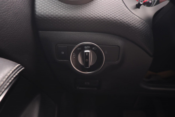 Mercedes-Benz A-Klasse 180 AMG-Line Pano Sportstoelen Led Navi Camera Parkeersensor V+A Cruise Control Sfeerverlichting