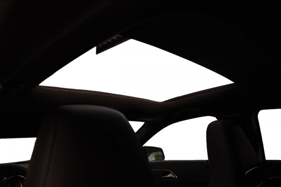Mercedes-Benz A-Klasse 180 AMG-Line Pano Sportstoelen Led Navi Camera Parkeersensor V+A Cruise Control Sfeerverlichting